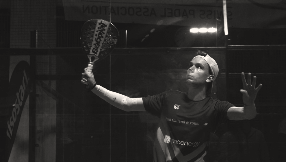 Kilian Jordan, nouveau Champion Suisse de padel, soutenu par Piguet Galland