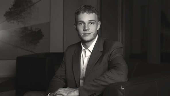 Portrait de Nicolas Wilde chez Piguet Galland