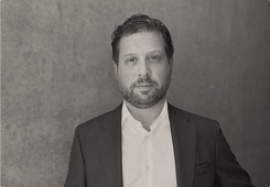 Yannis Eggert
